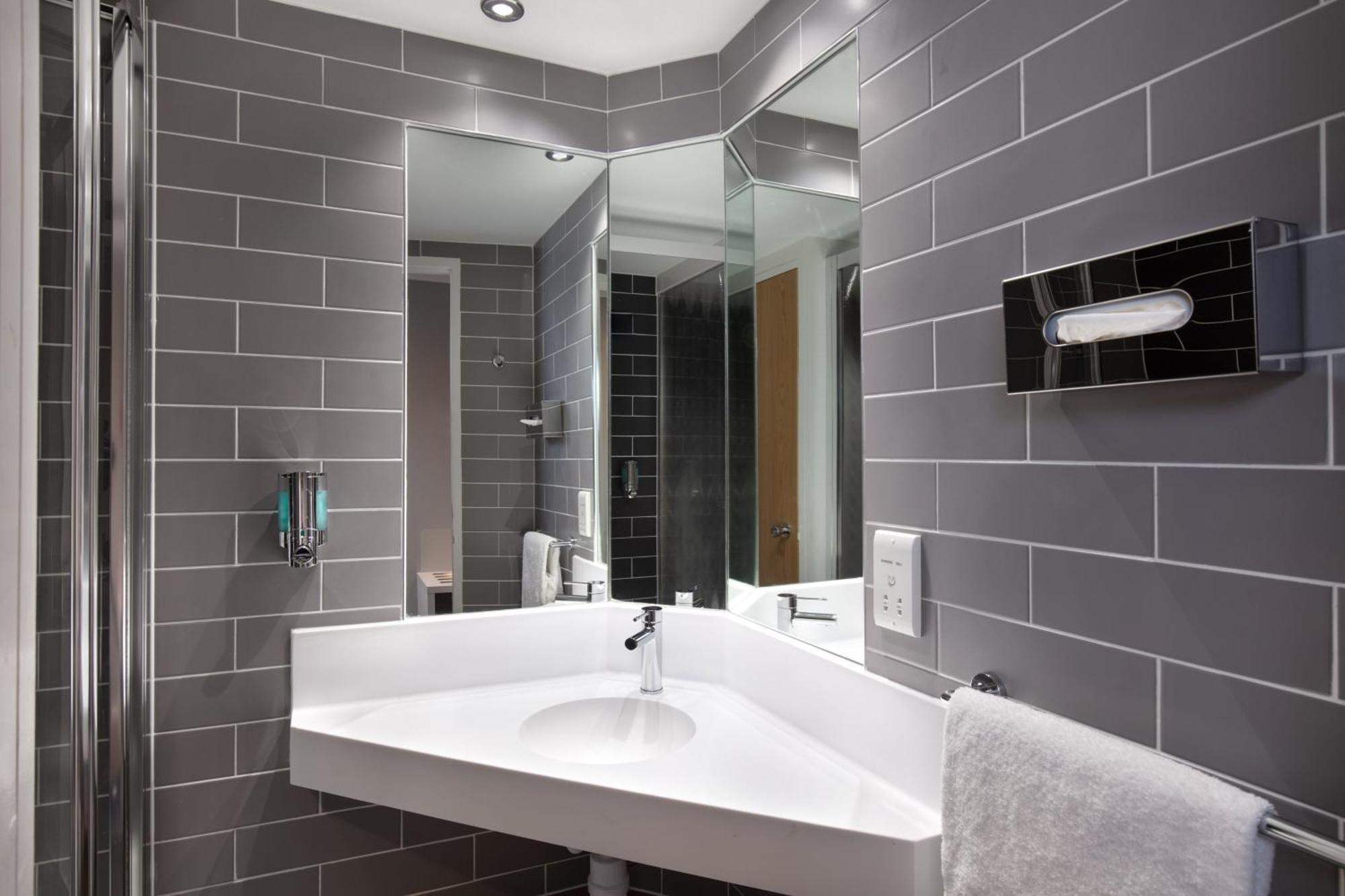 Holiday Inn Express Strathclyde Park M74, Jct 5 By Ihg Motherwell Eksteriør billede